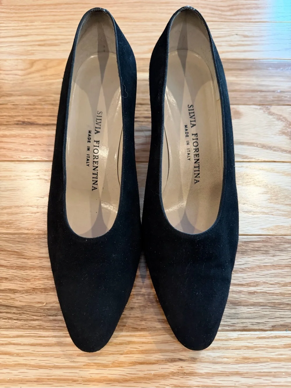 Silvia Fiorentina Black Suede Women's Pumps #shoes #Italian